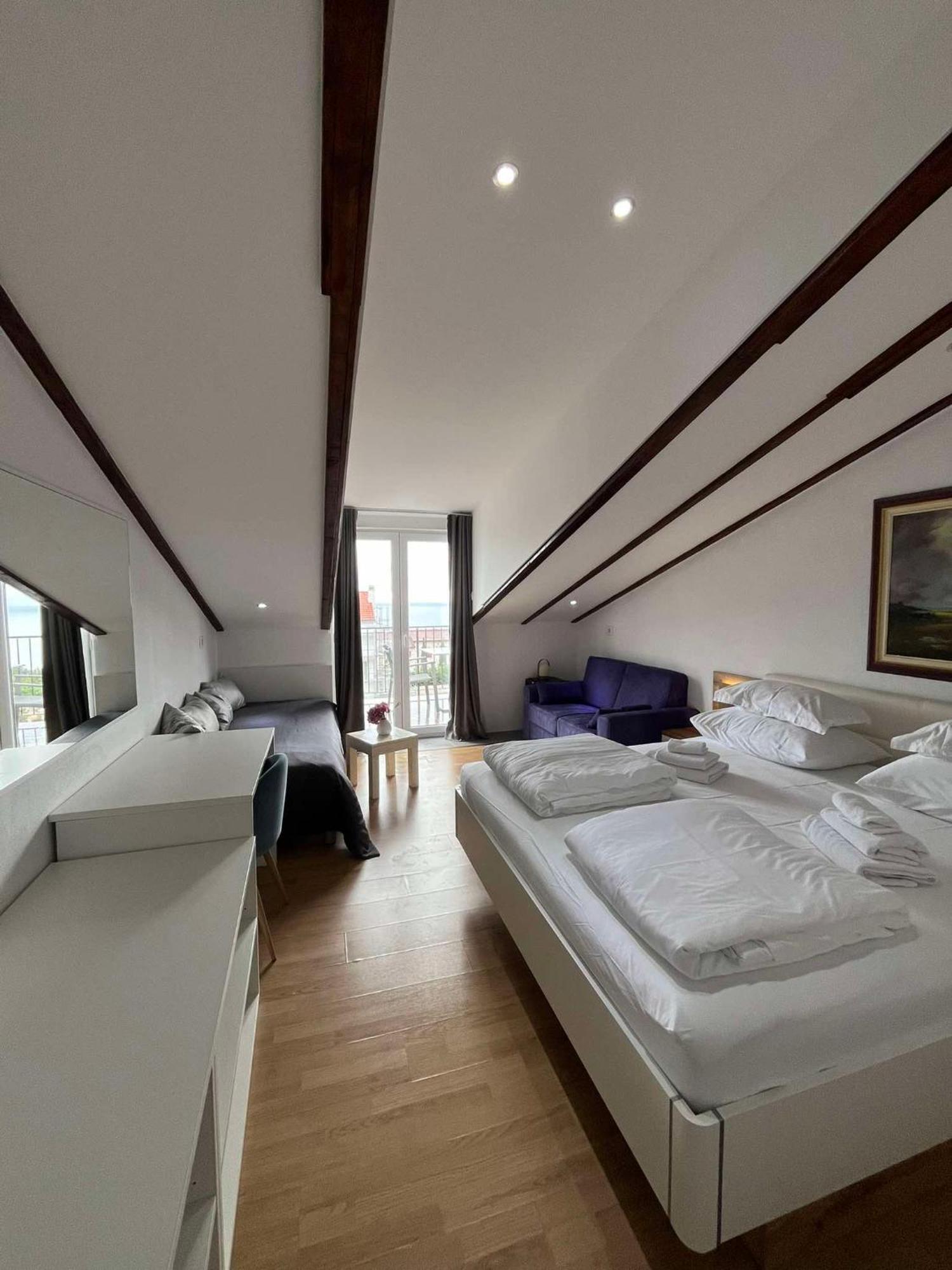 Bed & Breakfast Dela 3*