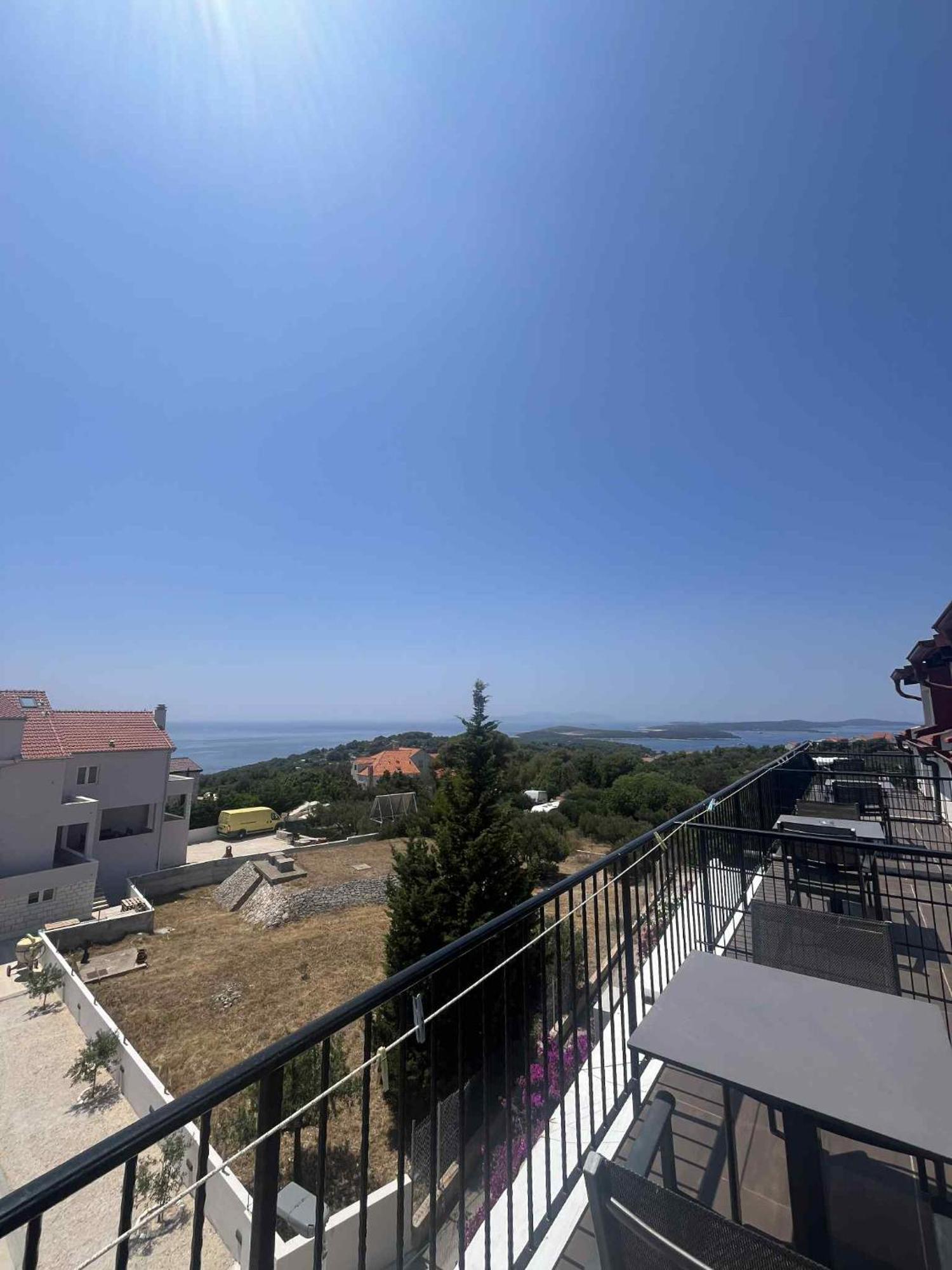 Dela Hvar Town